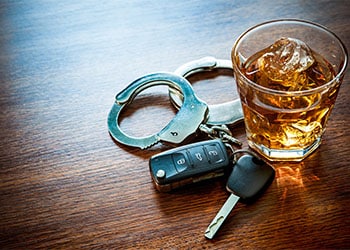 54420-alcohol-glass-and-car-keys-dui-concept-d02e4fe1.jpg